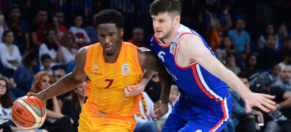 Dev maçta gülen Anadolu Efes!