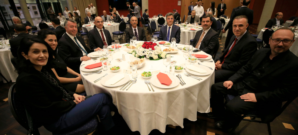 Türkiye'nin Berlin Büyükelçiliğinde "aşure sofrası"