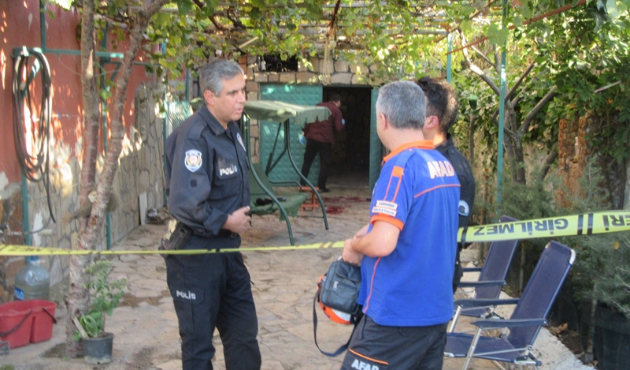 Emekli polisin evinde patlama...