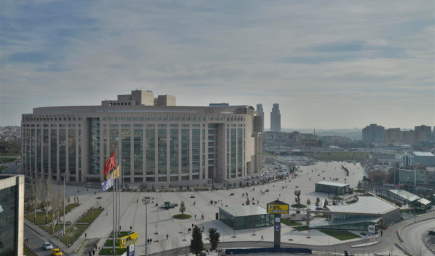 Dev otopark satılıyor!