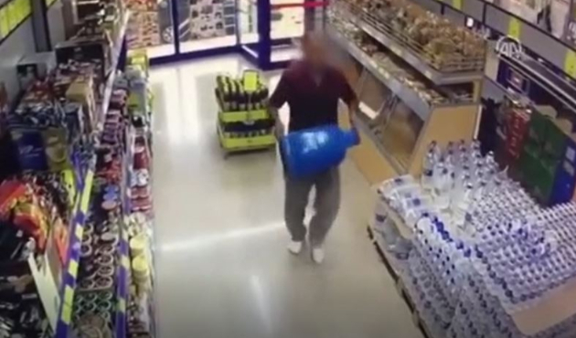 Mutfak tüpüyle bastığı marketi patlatmaya çalıştı!