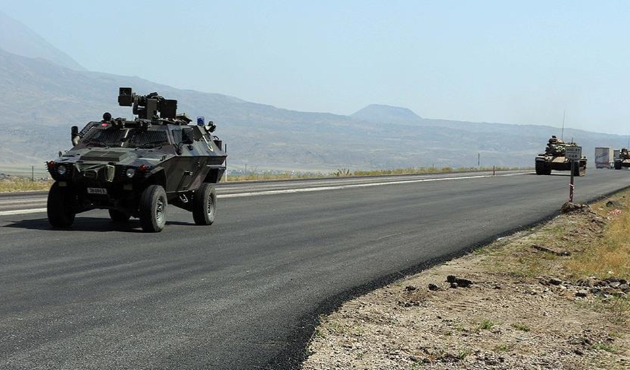 Zırhlı araç devrildi: 12 asker yaralı...