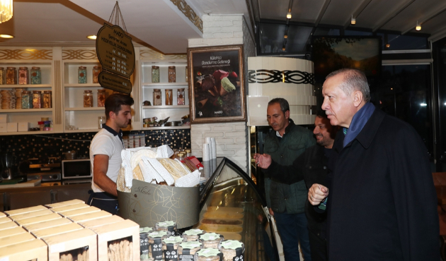 Cumhurbaşkanı Erdoğan alışverişte...