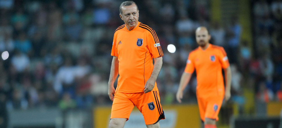 Cumhurbaşkanı Erdoğan futbolun efsaneleriyle forma giyecek!