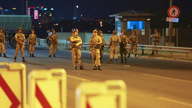 15 temmuz ile ilgili flaş iddia: Darbeciler o ismi cumhurbaşkanı yapacaktı!