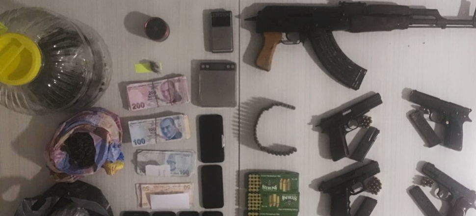 İstanbul'un göbeğinde cephanelik!