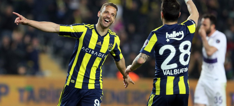 Fenerbahçe'de bir kadro dışı daha geliyor!