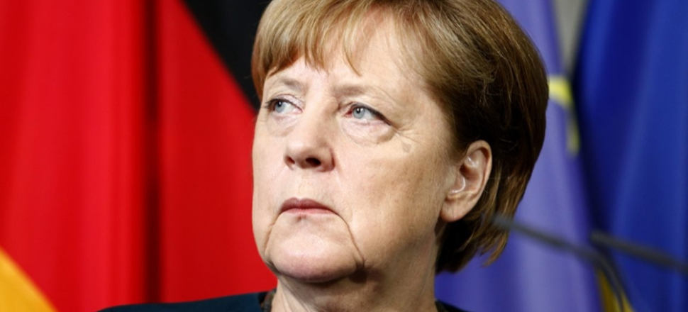 Almanya'da Merkel'e büyük şok...