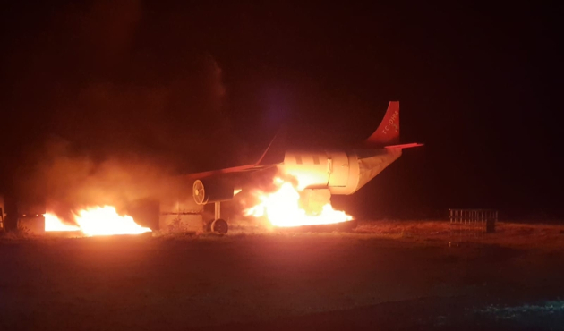 Havalimanında uçak yangını tatbikatı...