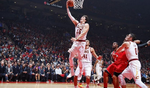 Cedi Osman kariyer rekorunu egale etti!