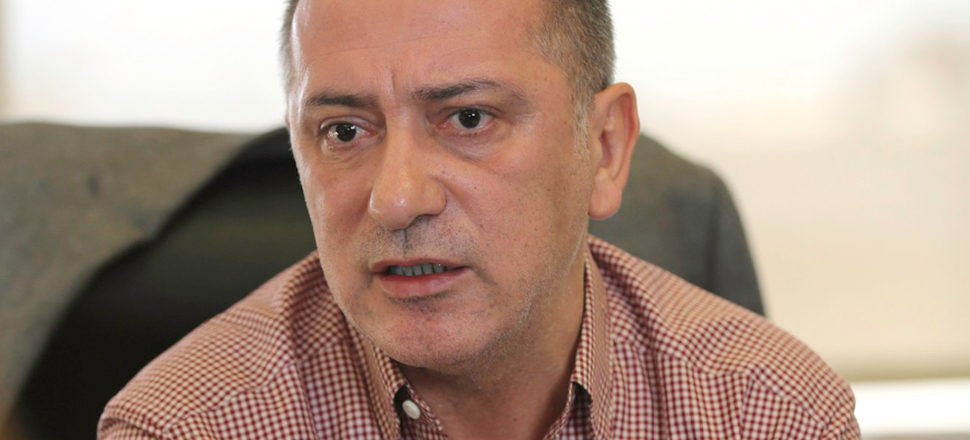 "Kendi reklamını yapmayı düşünen dingilleri..."