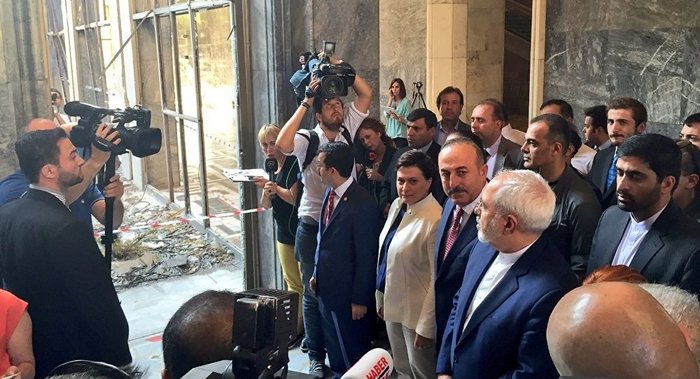 İranlı bakan TBMM'de 15 Temmuz'un izlerini gördü, şoke oldu...