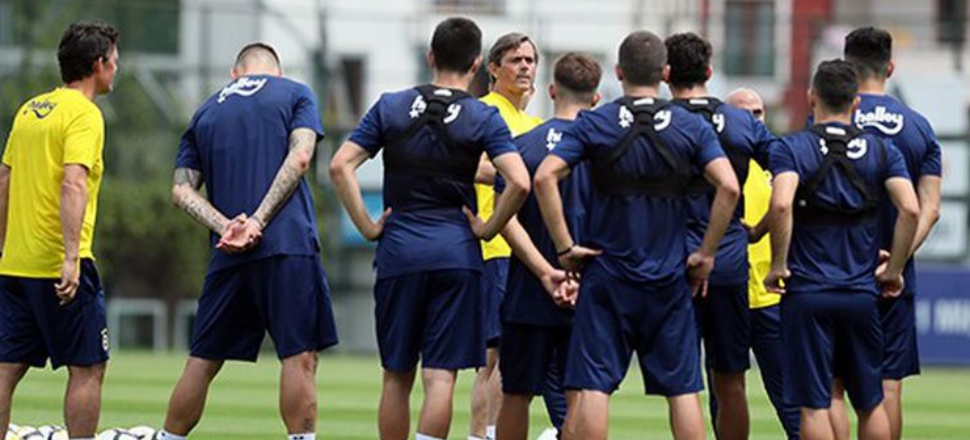 Fenerbahçe'de 2 futbolcu daha kadro dışı kaldı!