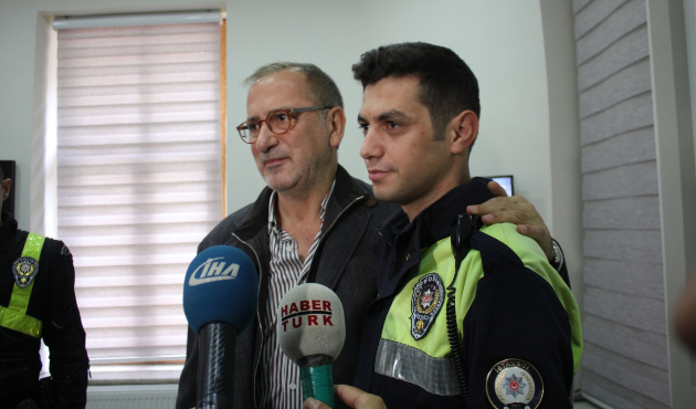 Fatih Altaylı kameralar önünde o polisten özür diledi!