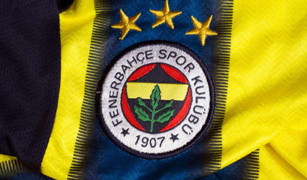 Fenerbahçeli oyuncunun ayağı kırıldı!