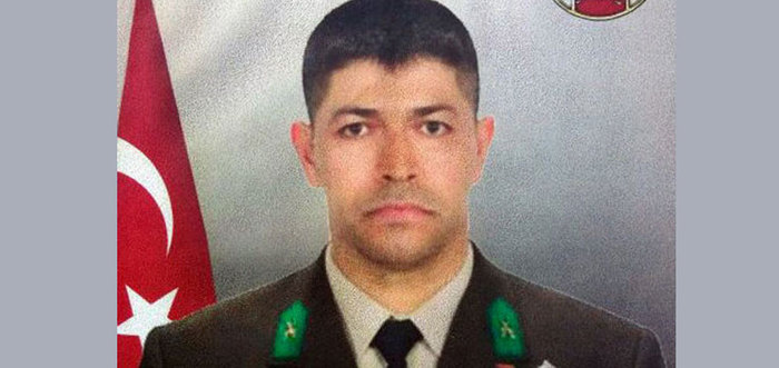 Hainler üzerine şarjör boşalttı! Kahraman Astsubay Halisdemir vahşice şehit edilmiş