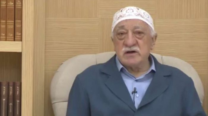 FETÖ'nün elebaşı yine Türkiye'yi tehdit etti! Bir muhalif rüzgar eser savurur...