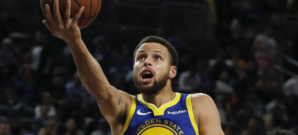 Curry'den 3 çeyrekte 51 sayı...