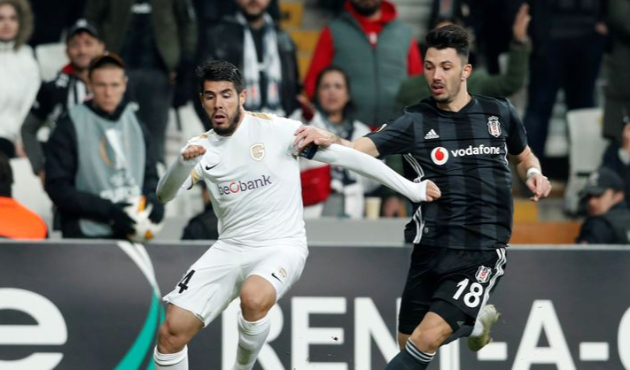 Taraftarlar Tolgay Arslan'ı yuhaladı!