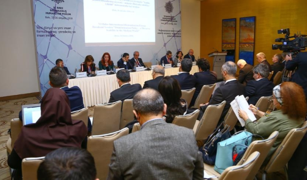 Azerbaycan'da gazeteciler yalan haberleri konuştu!