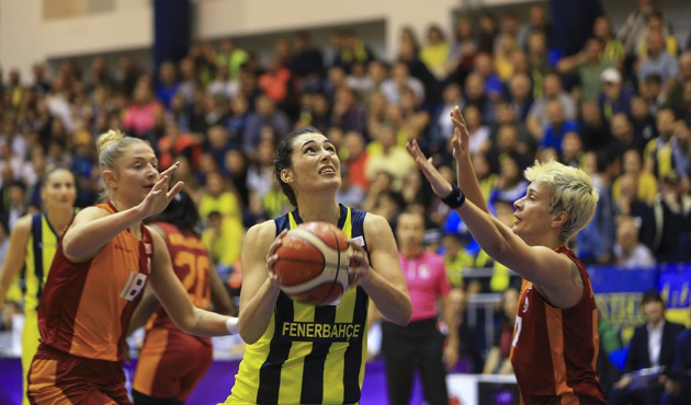 Derbide gülen Fenerbahçe!