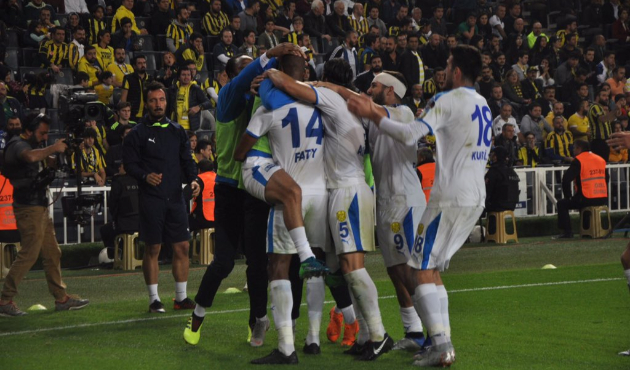 Fenerbahçe Kadköy'de bozguna uğradı! 1-3