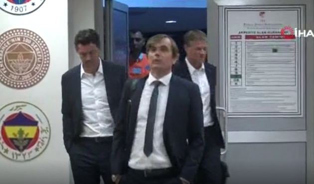 Cocu stadı böyle terk etti...