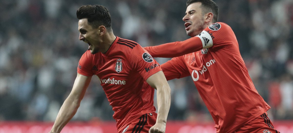 Vodafone Park'ta Quaresma ve Mustafa işbirliği!