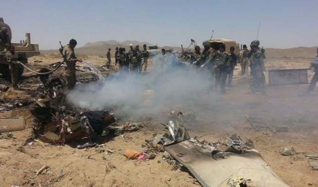 Afganistan'da helikopter düştü!