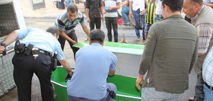Vahşet! Doğurduğu bebeği poşete koyup, odunluğa atarak öldürdü