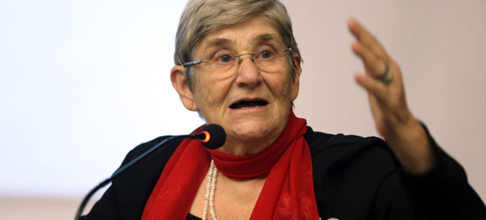 Canan Karatay: Koyuna benziyorlar...