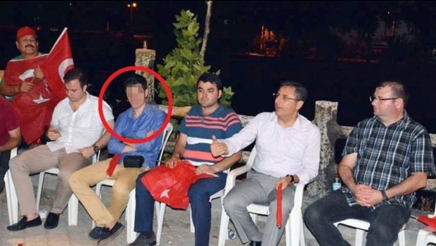 Demokrasi nöbetine katılmıştı! O savcı gözaltında...