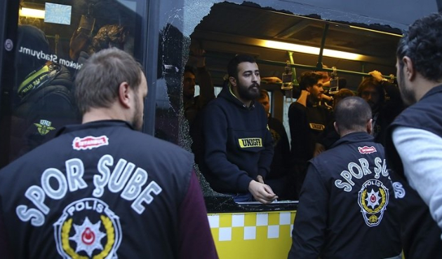 Fenerbahçeli taraftarlar gözaltına alındı!