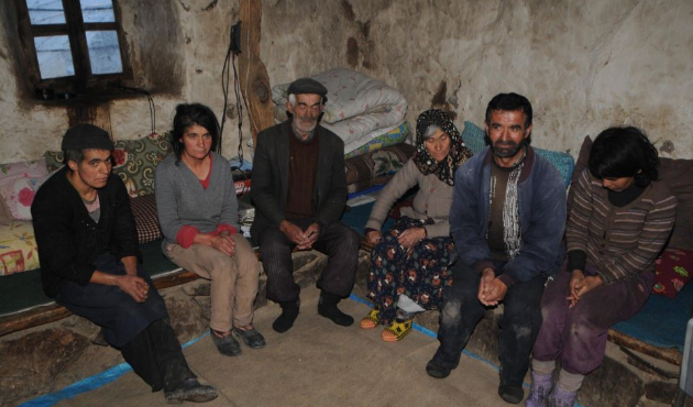 İlkel şartlarda yaşayan aile ilgili ile flaş açıklama!