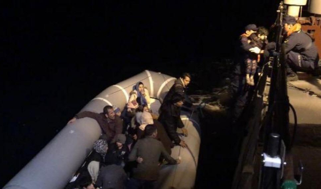 İzmir'de 27 kaçak göçmen yakalandı!
