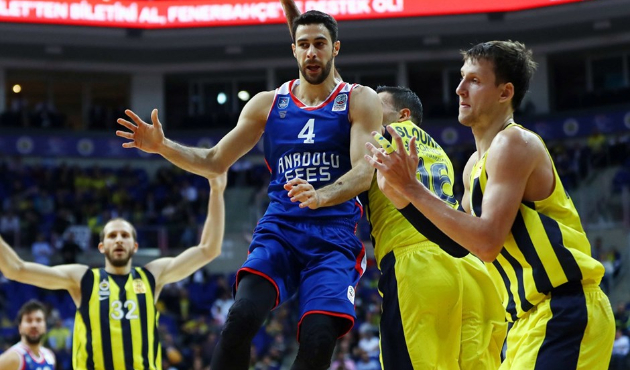 Zorlu mücadelede Fenerbahçe uzatmada güldü!