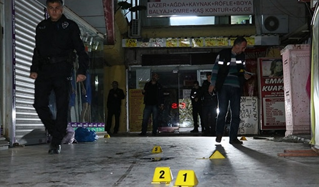 Adana'da bar kavgası kanlı bitti!