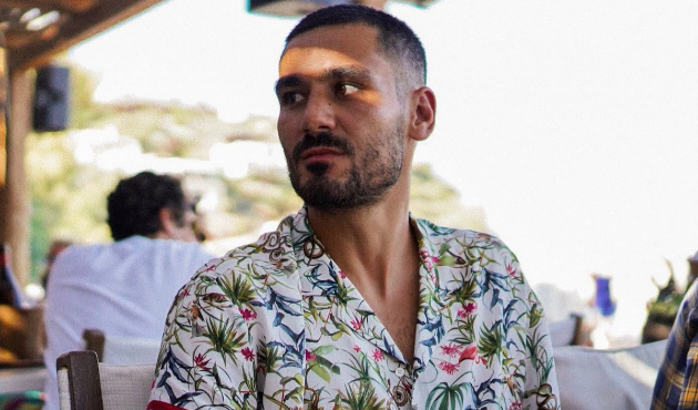 İlkay Gündoğan gönlünü yine tescilli güzele kaptırdı!