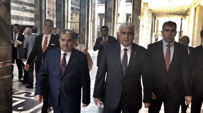 Necdet Özel bombalanan TBMM'ye gitti (VİDEO)