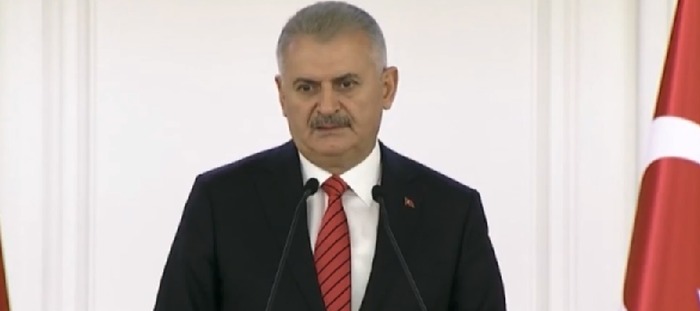 Başbakan Yıldırım yabancı diplomatları ağırladı, Batı'ya sitem etti