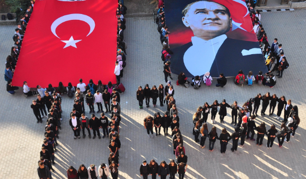 Lise öğrencilerinden 10 Kasım’a özel koreografi...