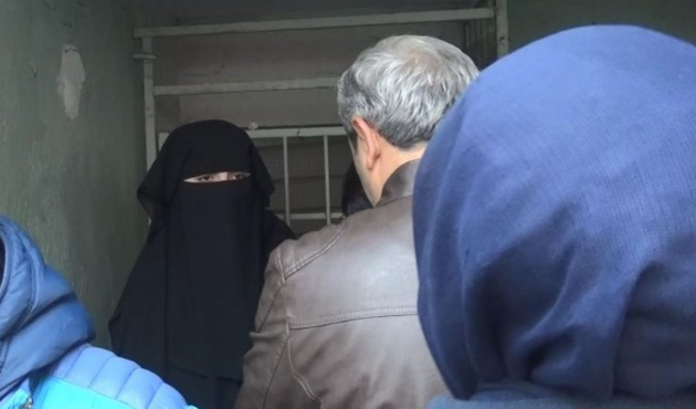 Atatürk'e hakaret eden kadın gözaltında!