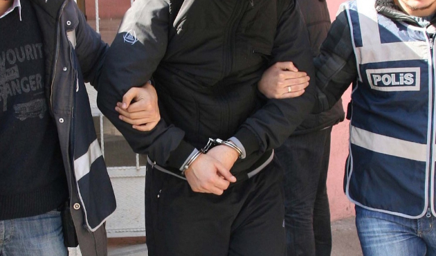 Değerli eşya bulamayınca tarhana çaldı!