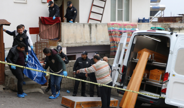 Çocuklarının gözü önünde eşi ve ailesini katletti!