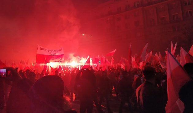 Radikal gruplar sokağa çıktı, ortalık karıştı...