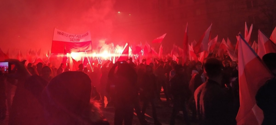 Radikal gruplar sokağa çıktı, ortalık karıştı...