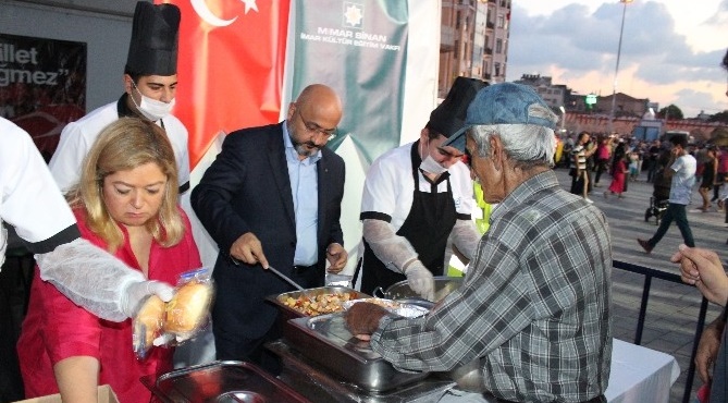 Demokrasi nöbetinde yemek dağıtmıştı! Ünlü işadamı Serdar İnan FETÖ'den gözaltında...