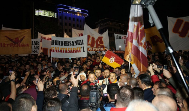 Galatasaray taraftarlarından TFF'ye protesto!