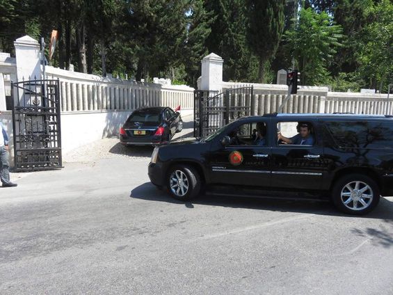 Erdoğan'dan kabir ziyareti... Dikkat çeken güvenlik önlemi