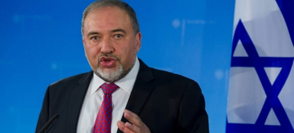 İsrail Savunma Bakanı Lieberman istifa etti!
